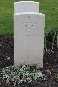 Berlin 1939-1945 War Cemetery - Bussell, Raymond Harold