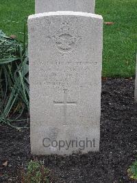 Berlin 1939-1945 War Cemetery - Barton, Kenneth Frederick Fisher