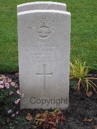 Berlin 1939-1945 War Cemetery - Bones, Frank Leonard