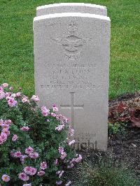 Berlin 1939-1945 War Cemetery - Boon, Roy James Alfred