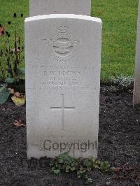 Berlin 1939-1945 War Cemetery - Brown, Richard William