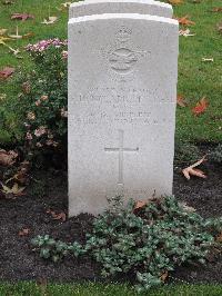 Berlin 1939-1945 War Cemetery - Bunclark, Peter