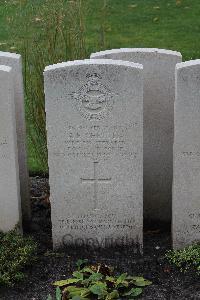 Berlin 1939-1945 War Cemetery - Chetter, Alan Ernest