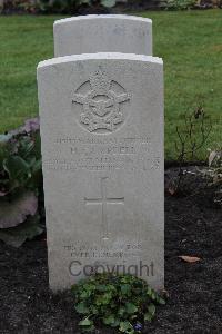 Berlin 1939-1945 War Cemetery - Campbell, John Gordon