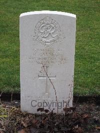 Berlin 1939-1945 War Cemetery - Carnegie, Robert