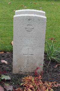 Berlin 1939-1945 War Cemetery - Charlton, Raymond