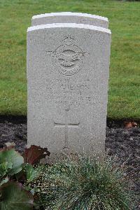 Berlin 1939-1945 War Cemetery - Chesson, Lawrence George