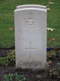 Berlin 1939-1945 War Cemetery - Chester, Ralph Owen