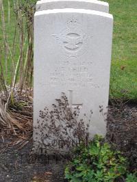 Berlin 1939-1945 War Cemetery - Child, James Sydney