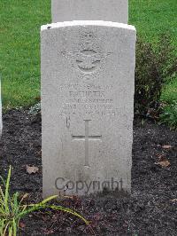 Berlin 1939-1945 War Cemetery - Curtis, Frazer