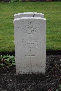 Berlin 1939-1945 War Cemetery - Cutler, Dennis George