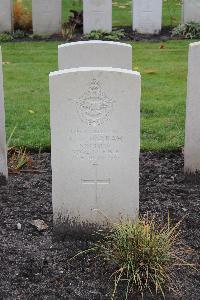 Berlin 1939-1945 War Cemetery - Darrah, Kenneth William