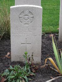 Berlin 1939-1945 War Cemetery - Davidson, Norman Sinclair