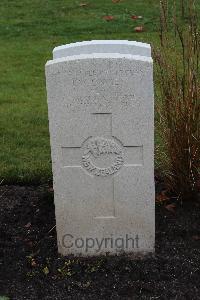 Berlin 1939-1945 War Cemetery - Davies, Ian Wynn