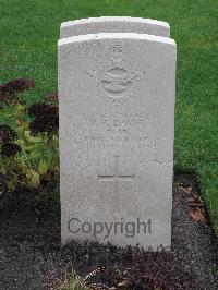 Berlin 1939-1945 War Cemetery - Davis, Kenneth Graham