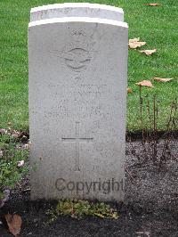 Berlin 1939-1945 War Cemetery - Dennehy, Desmond John