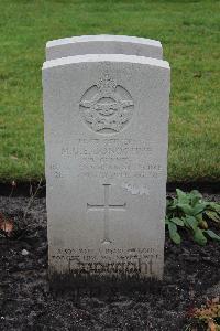 Berlin 1939-1945 War Cemetery - Donoghue, Michael Gerald Edmund