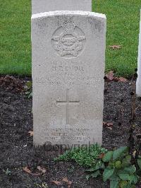 Berlin 1939-1945 War Cemetery - Doull, Hedley Forbes