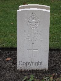 Berlin 1939-1945 War Cemetery - Dredge, Eric William