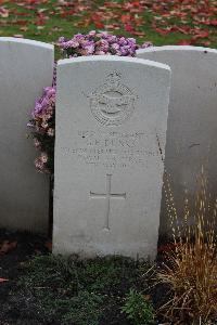 Berlin 1939-1945 War Cemetery - Dunks, Geoffrey Frederick