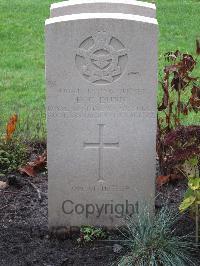 Berlin 1939-1945 War Cemetery - Dunn, Douglas Chapman