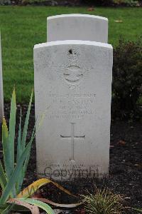 Berlin 1939-1945 War Cemetery - Easton, Ronald Herbert