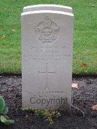 Berlin 1939-1945 War Cemetery - Evans, Neil Vernon