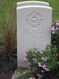 Berlin 1939-1945 War Cemetery - Fanson, Gordon William Neil