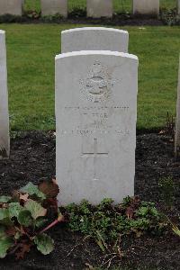 Berlin 1939-1945 War Cemetery - Fear, Trevor