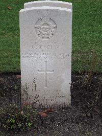 Berlin 1939-1945 War Cemetery - Fincham, Leslie Bernard