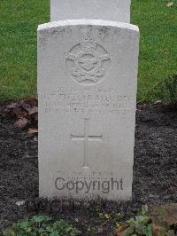 Berlin 1939-1945 War Cemetery - Fitzgerald, Richard Thomas