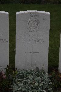 Duhallow A.D.S. Cemetery - Quinnell, Geoffrey Frank