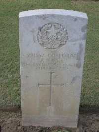 Gaza War Cemetery - Burck, James