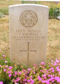 Gaza War Cemetery - Knowles, T