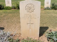 Gaza War Cemetery - Sanderson, David