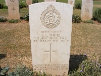 Gaza War Cemetery - White, Ernest Leonard