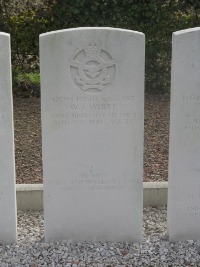 Forest-Sur-Marque Communal Cemetery - White, Walter John