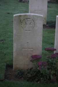 Aubigny Communal Cemetery Extension - Armatage, Robert