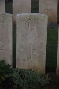 Aubigny Communal Cemetery Extension - Bain, G