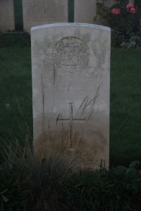 Aubigny Communal Cemetery Extension - Barker, G