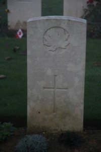 Aubigny Communal Cemetery Extension - Beattie, F. McD.