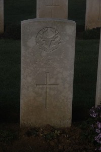 Aubigny Communal Cemetery Extension - Bell, R G