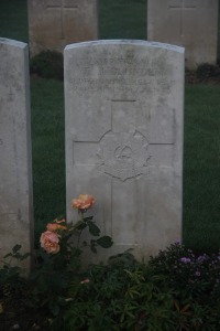 Aubigny Communal Cemetery Extension - Blunden, Edmund John