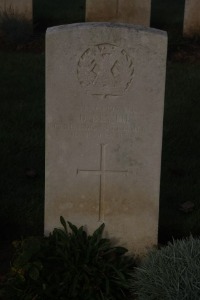 Aubigny Communal Cemetery Extension - Blyth, D