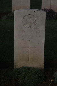 Aubigny Communal Cemetery Extension - Campbell, J L