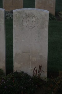 Aubigny Communal Cemetery Extension - Chapman, John Manuel