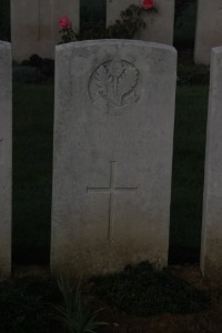 Aubigny Communal Cemetery Extension - Chesters, G