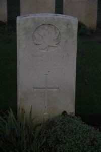 Aubigny Communal Cemetery Extension - Clarke, H G