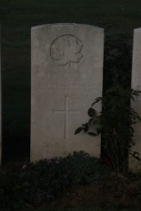 Aubigny Communal Cemetery Extension - Cole, F W