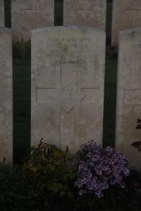 Aubigny Communal Cemetery Extension - Connolly, M